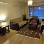 Cozy Apartment With Garden, 2 Bedroom And Very Close To Bosphorus