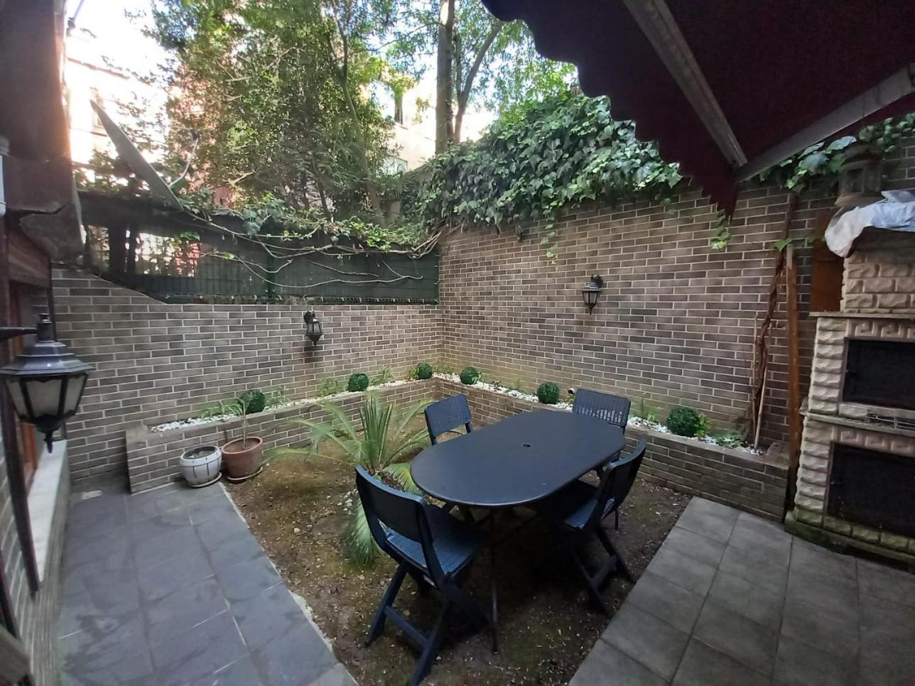 Cozy With Garden, 2 Bedroom And Very Close To Bosphorus Daire *